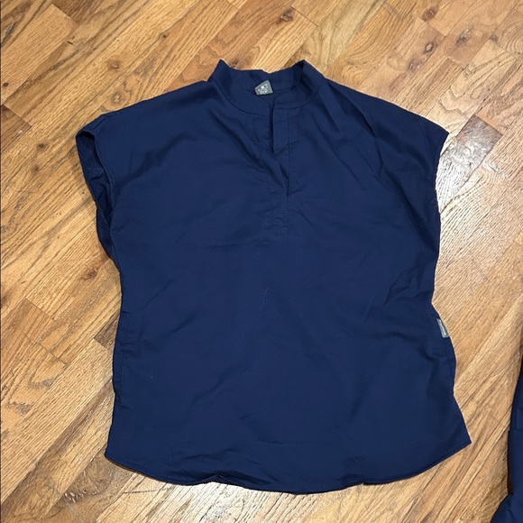 Navy/Royal Blue Women's Scrub Set - Picture 6 of 9